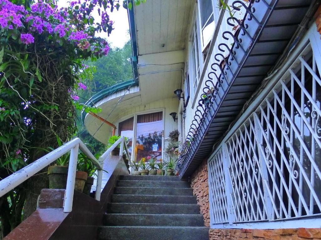Mountain Lodge And Restaurant Baguio City Exterior photo